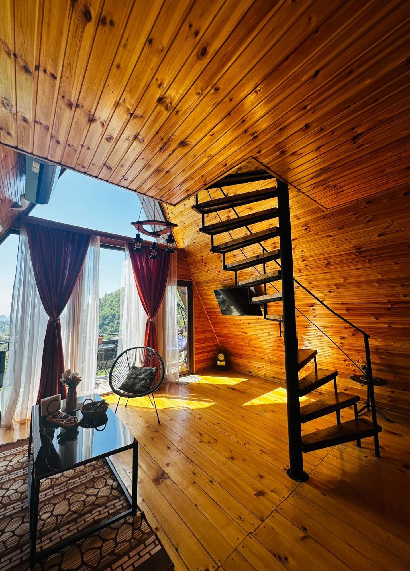 Wayside Livia Chalet