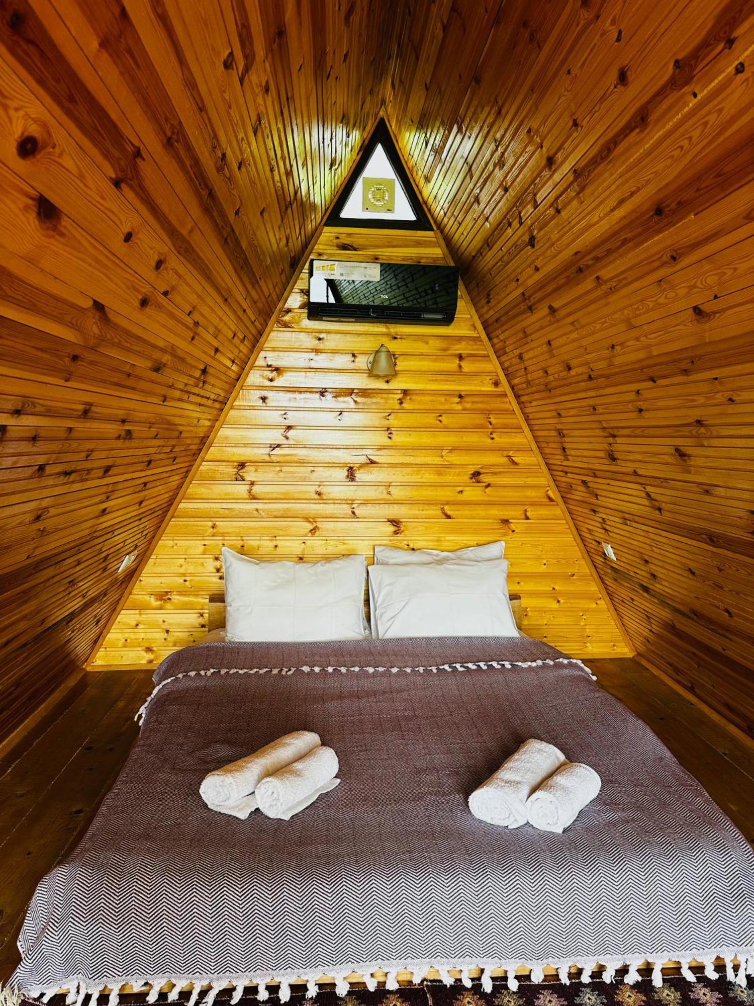 Wayside Livia Chalet *