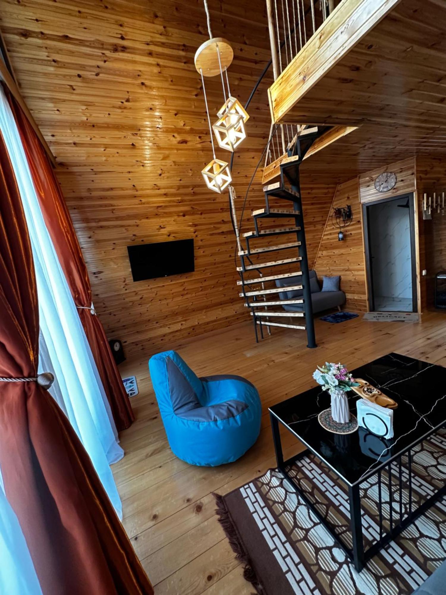 Wayside Livia Chalet *