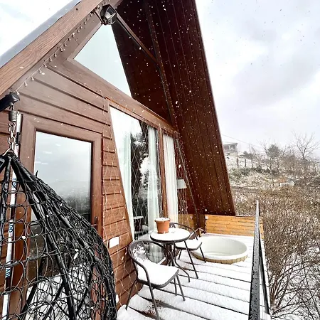 Wayside Cottage Livia Batumi Exterior photo
