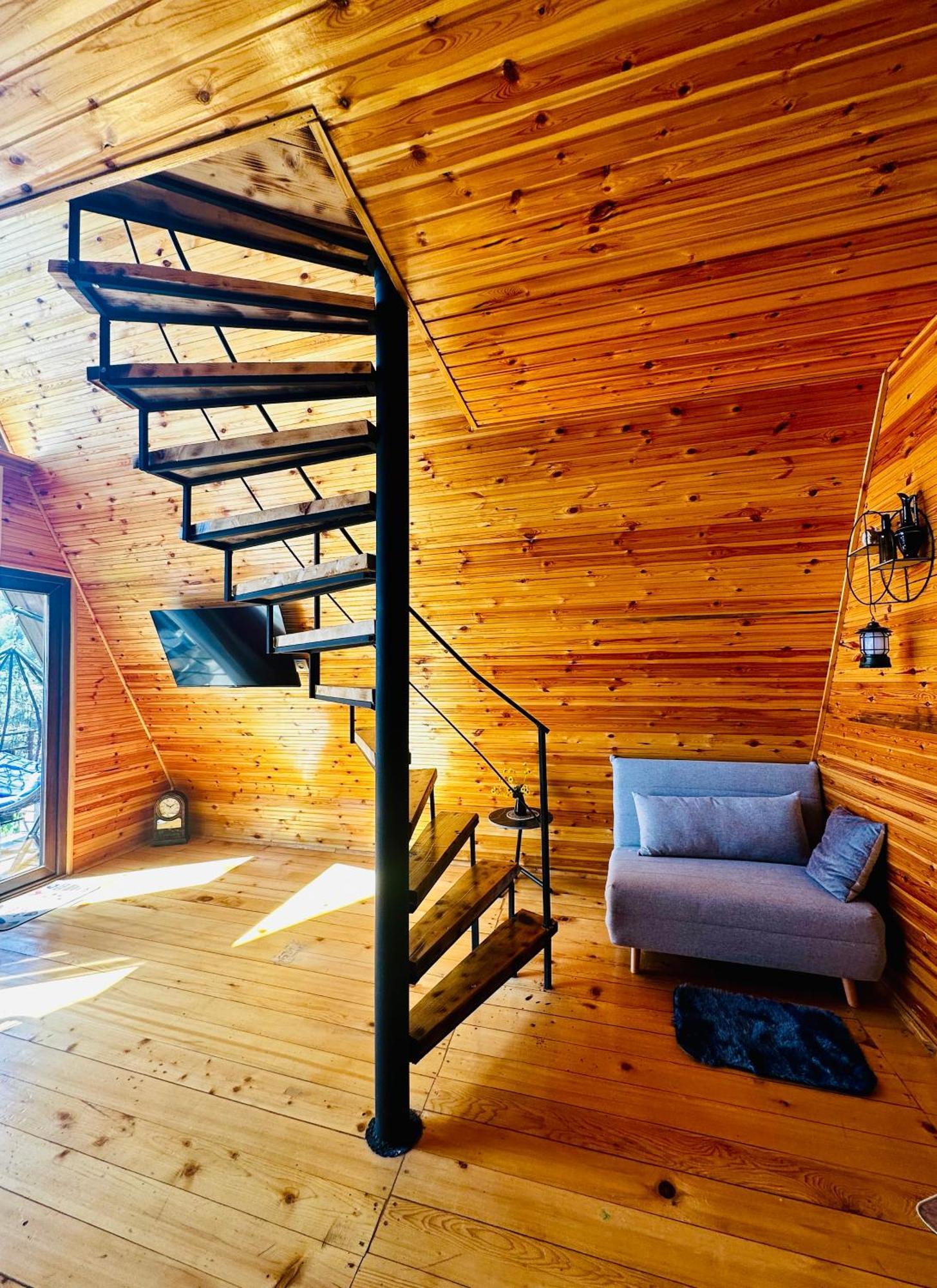 Wayside Livia Chalet *